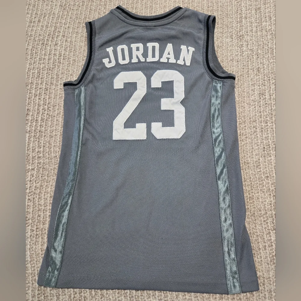 Jordan Kids Gray Sleeveless Top - Picture 4 of 4